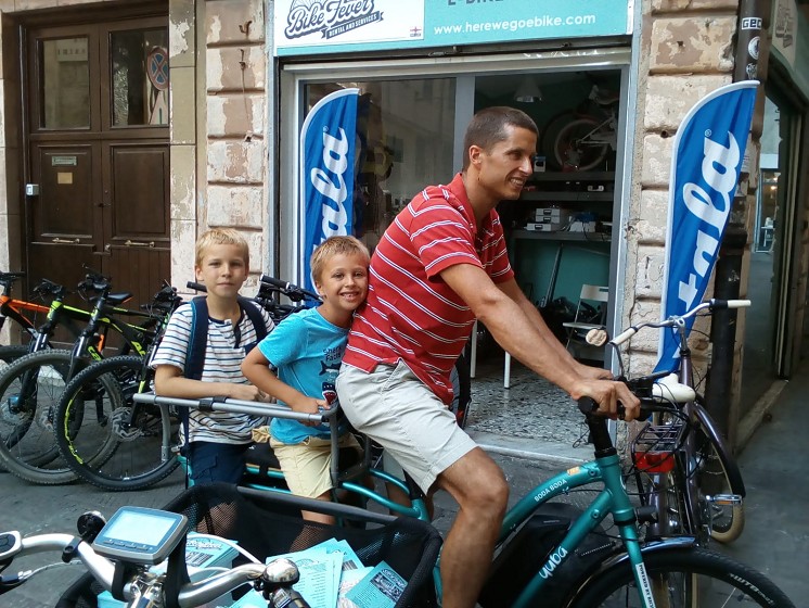 best bike tour | bike tour liguria |Genoa Downtown Bike Tour | Boccadasse Bike Tour | Port Bike Tour